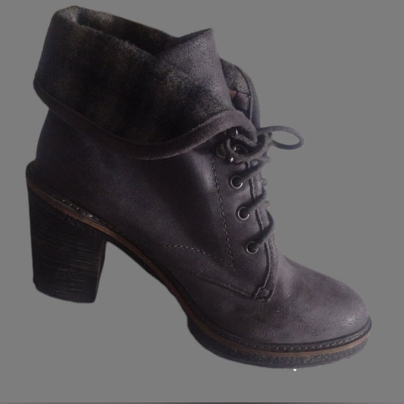 Woman's booties - Picture 3 of 4